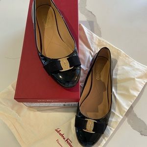 Ferraramo Varina flats